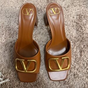 Valentino V Logo block heel